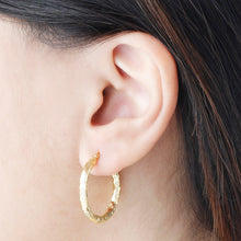 Load image into Gallery viewer, Bellissimo Bronzo Italian 1&quot; Hammered Round Hoop Earrings
