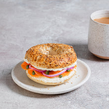 Load image into Gallery viewer, Bagelista Bake at Home Everything Bagels
