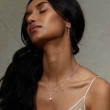 Load image into Gallery viewer, Satya Bestow Light Crescent Moon Silver Necklace
