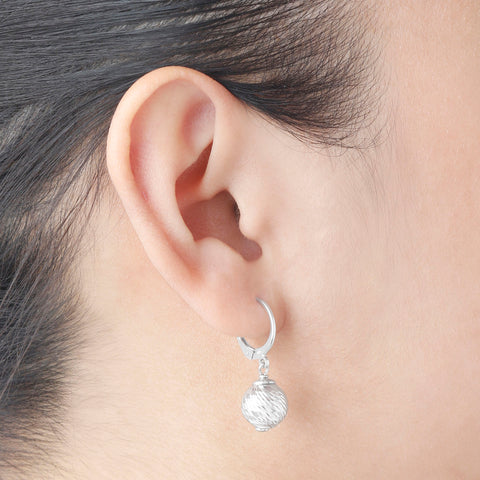 Italian Sterling Silver Diamond-Cut Leverback Earrings